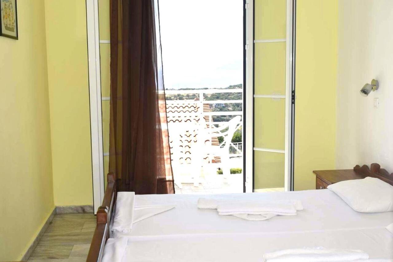 Mykali Hotel Питагорио Екстериор снимка