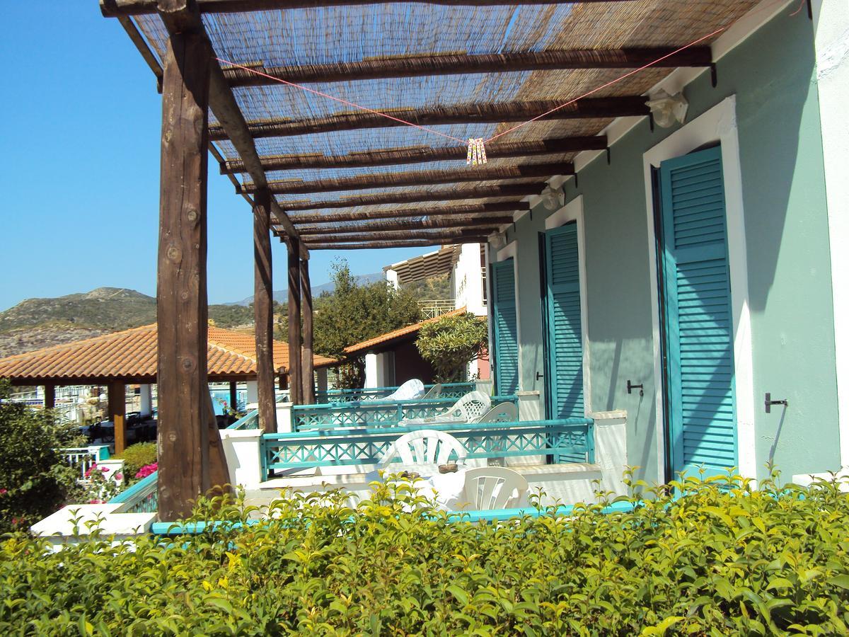 Mykali Hotel Питагорио Екстериор снимка